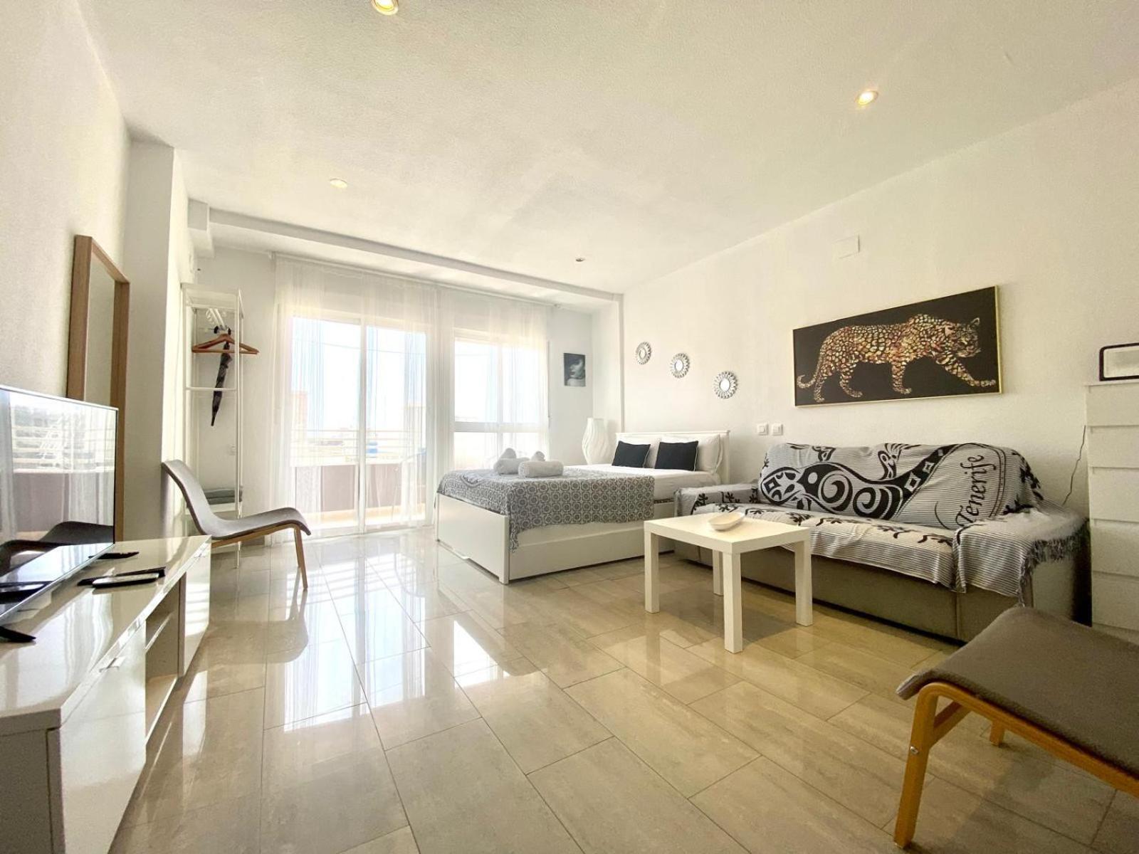 Riscal 6 By United Renters Apartment อาลิกันเต ภายนอก รูปภาพ